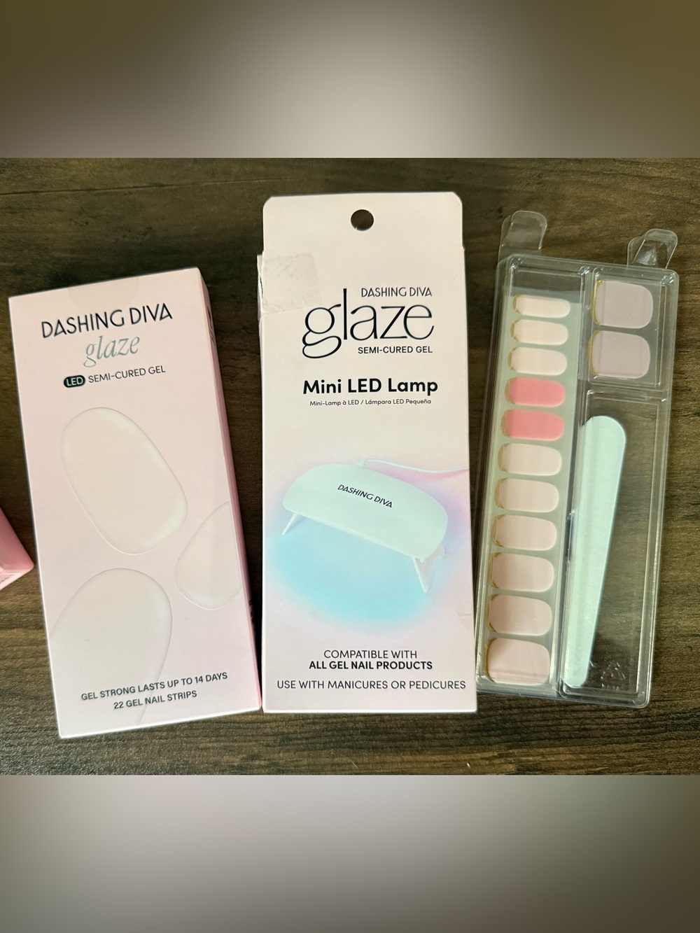 Dashing Diva Bundle Semi-Cured and No Cure Gel Nail Strips and Mini LED Lamp